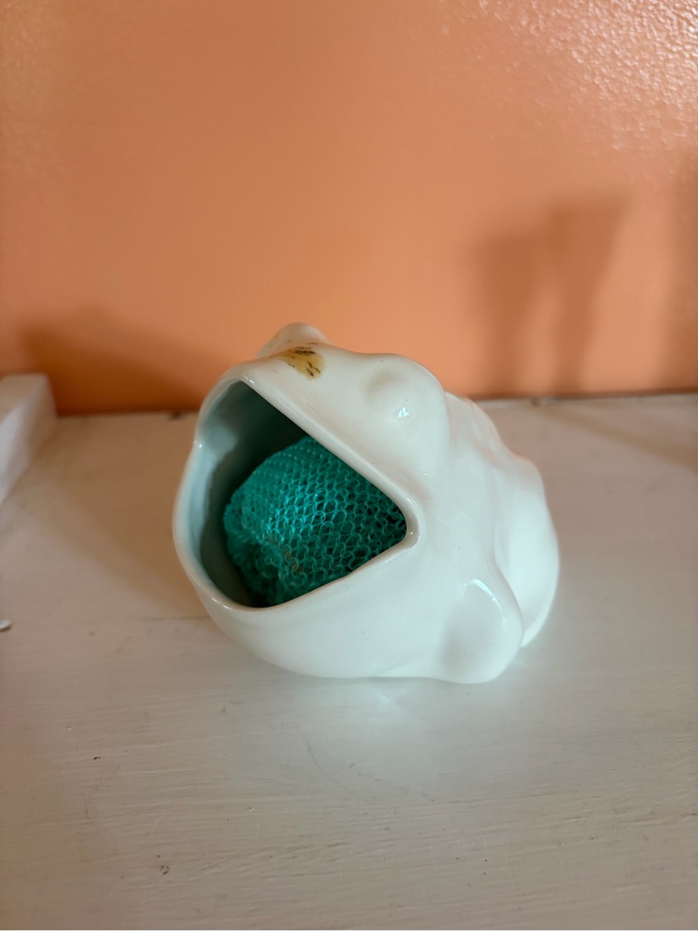 🌸3/$20🌸 Vintage White Ceramic Frog Sponge Holder